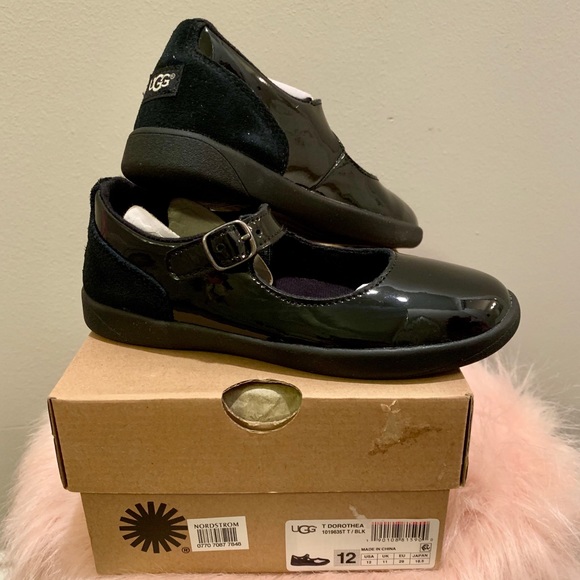 ugg dorothea mary jane